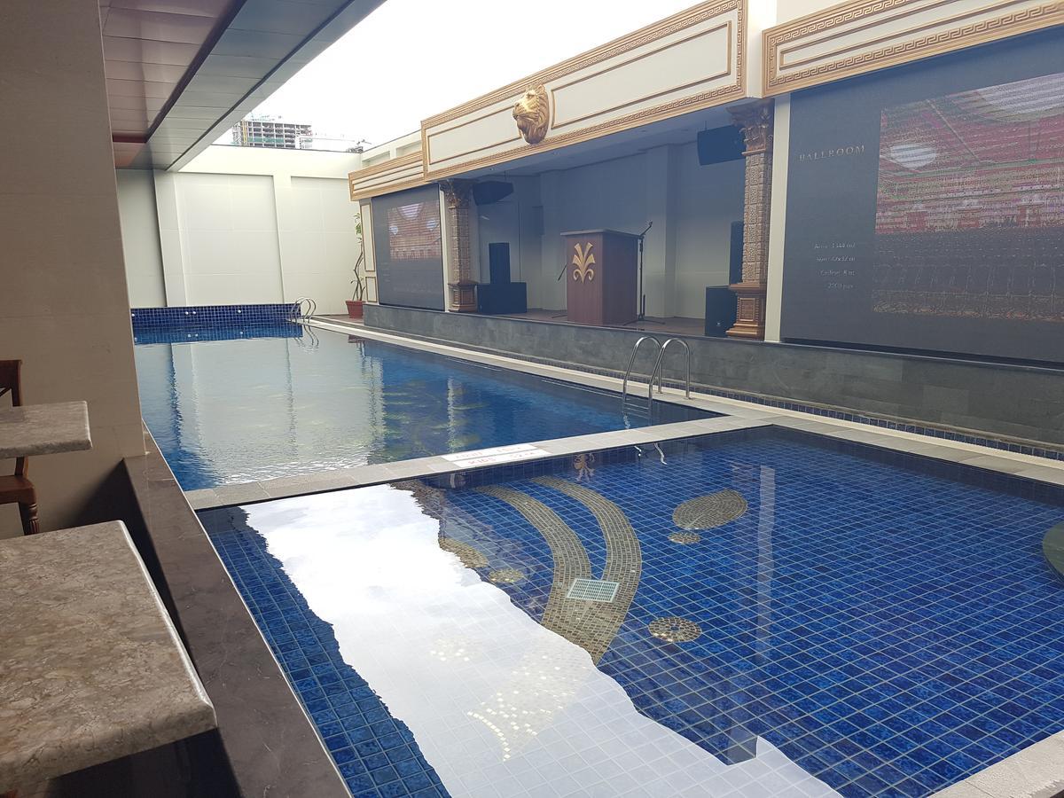 Myko Hotel & Convention Center Makassar Exterior photo